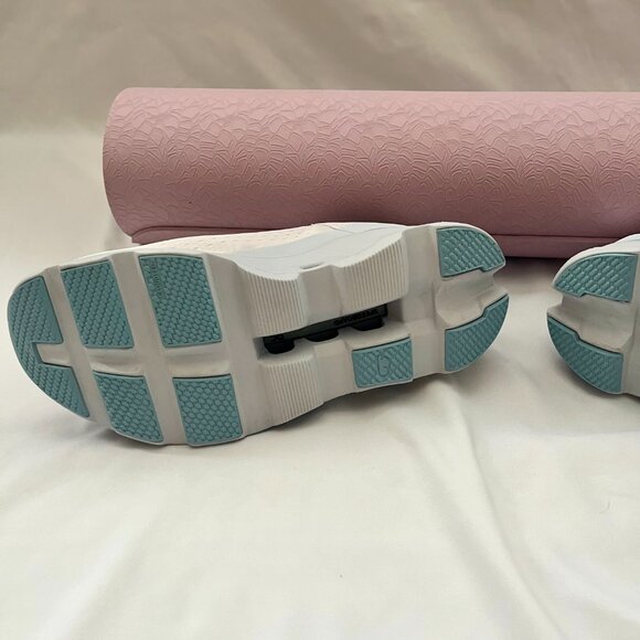 On Cloudmonster Blue and White Women’s Size 10.5 - Never worn outside - Picture 6 of 7